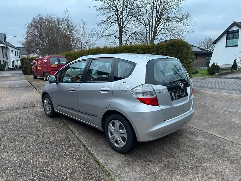 Gebraucht Honda Jazz 99 PS (72 kW) 2010 Silber Kleinwagen