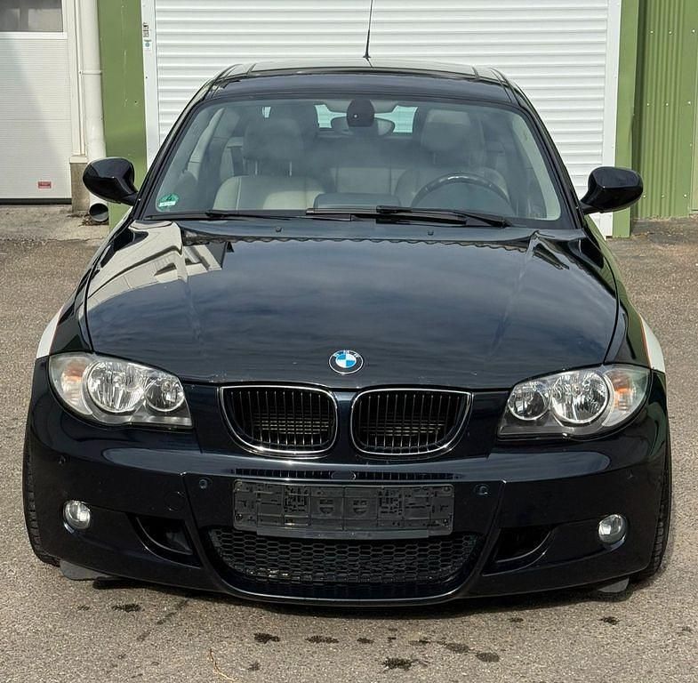 Schwarz Gebraucht 2010 BMW 120 M Sport Kleinwagen | 5.900 € (Guter Preis) - Bild 1/4