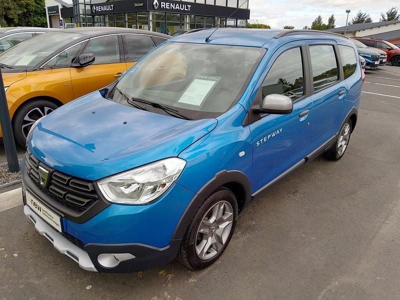 Blau Gebraucht 2019 Dacia Lodgy Stepway Van / Kleinbus | 13.790 € (Etwas zu teuer) - Bild 1/4