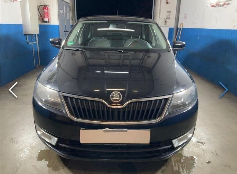 Gebraucht Skoda Rapid Elegance 105 PS (77 kW) 2013 Schwarz Kleinwagen