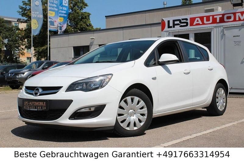 Weiß Gebraucht 2015 Opel Astra Selection Limousine | 6.490 € (Guter Preis) - Bild 1/4
