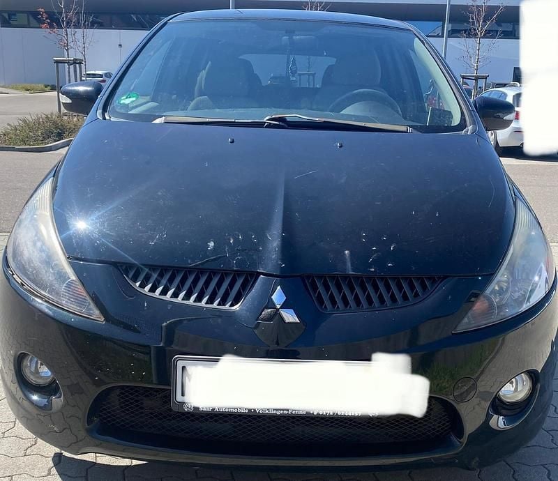 Schwarz Gebraucht 2005 Mitsubishi Grandis Van / Kleinbus | 3.400 € (Fairer Preis) - Bild 1/4