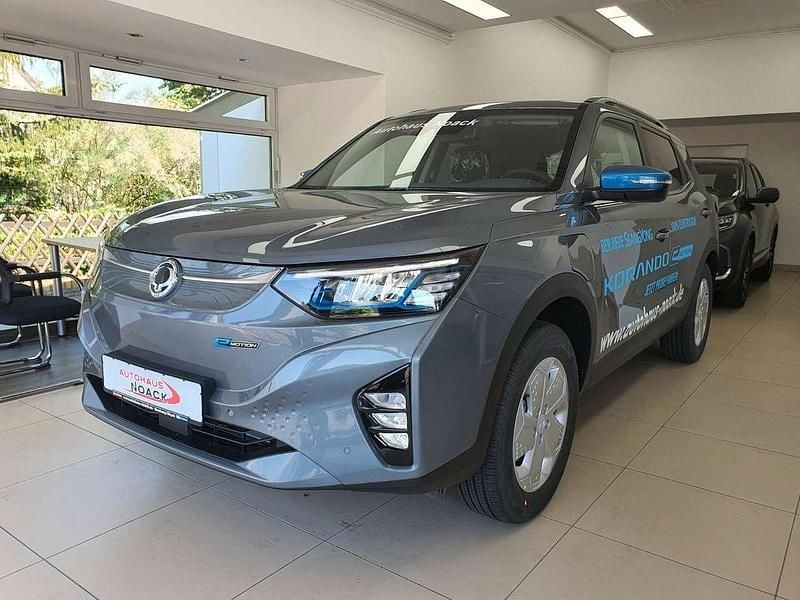 Grau Gebraucht 2023 Ssangyong (KGM) Korando SUV | 26.990 € - Bild 1/4