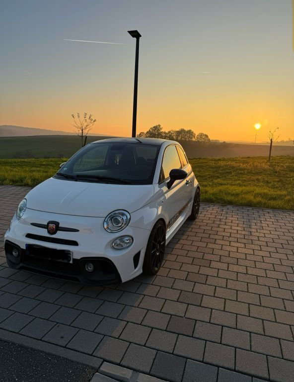 Weiß Gebraucht 2021 Abarth 595 Competizione Kleinwagen | 16.890 € (Superpreis) - Bild 1/4