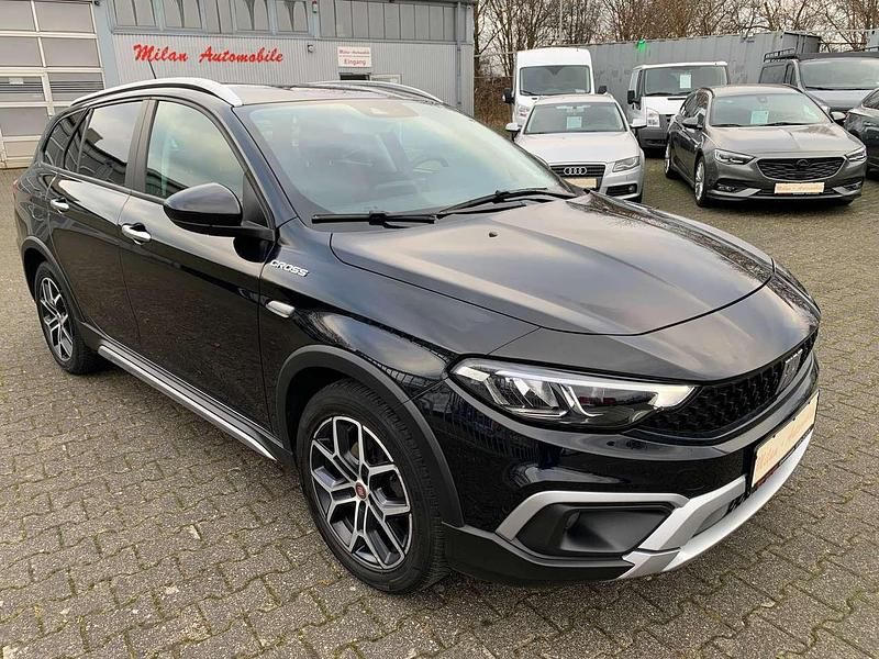 Nero Gebraucht 2022 Fiat Tipo Cross Kombi | 19.950 € (Fairer Preis) - Bild 1/4