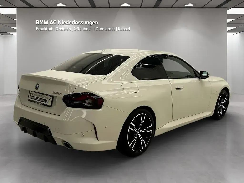 Gebraucht BMW 220 M Sport 184 PS (135 kW) 2025 Weiß Coupé