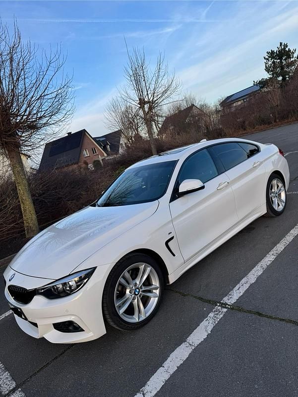 Weiß Gebraucht 2018 BMW 430 Gran Coupé M Sport Coupé | 25.000 € (Fairer Preis) - Bild 1/4