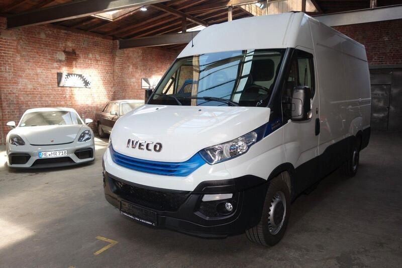 Weiß Gebraucht 2018 Iveco Daily Van / Kleinbus | 15.980 € (Superpreis) - Bild 1/4