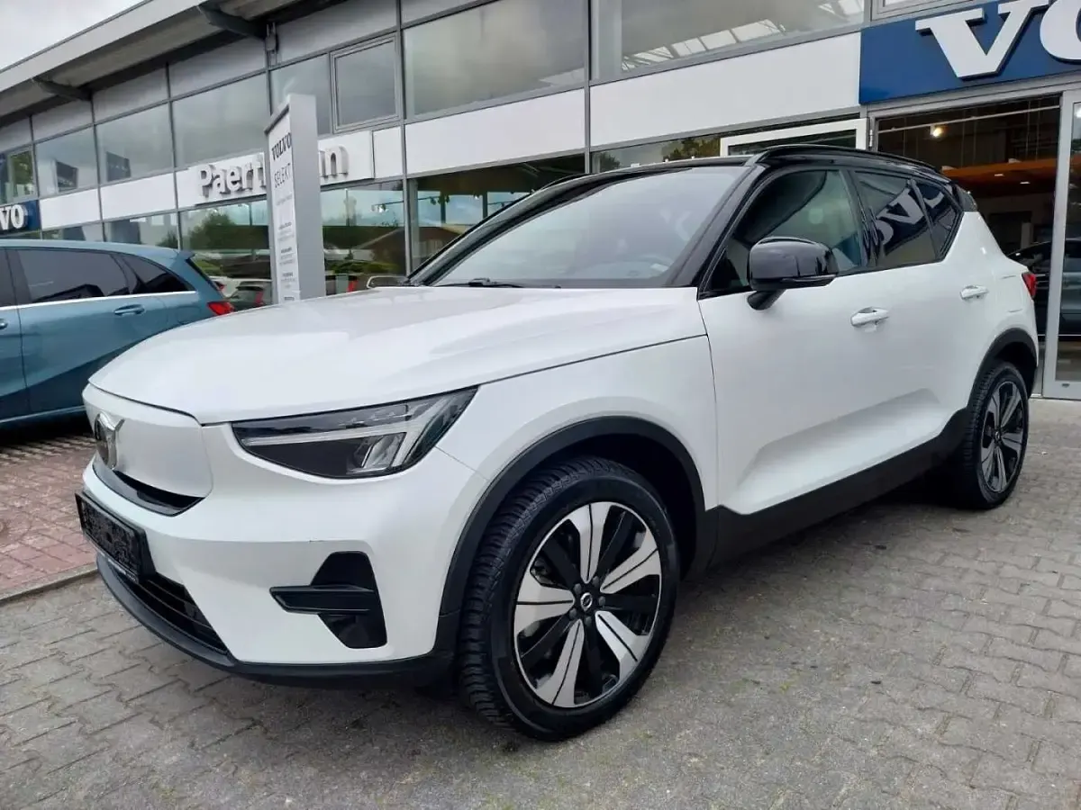 Gebraucht Volvo XC40 Plus 169 kW (231 PS) 2023 Weiß SUV