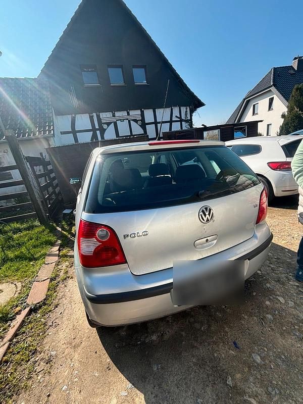 Gebraucht VW Polo 63 PS (46 kW) 2003 Silber Kleinwagen