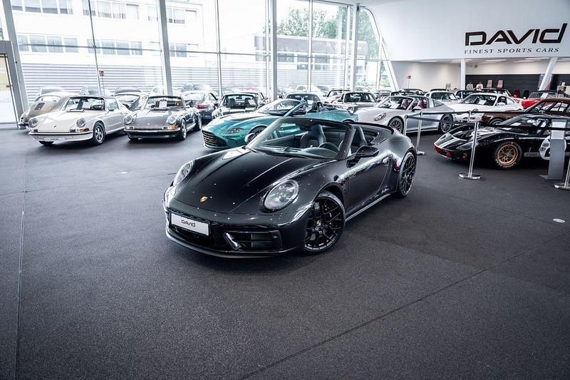 Tiefschwarz Gebraucht 2023 Porsche 911 Carrera GTS Cabrio | 159.992 € (Superpreis) - Bild 1/4