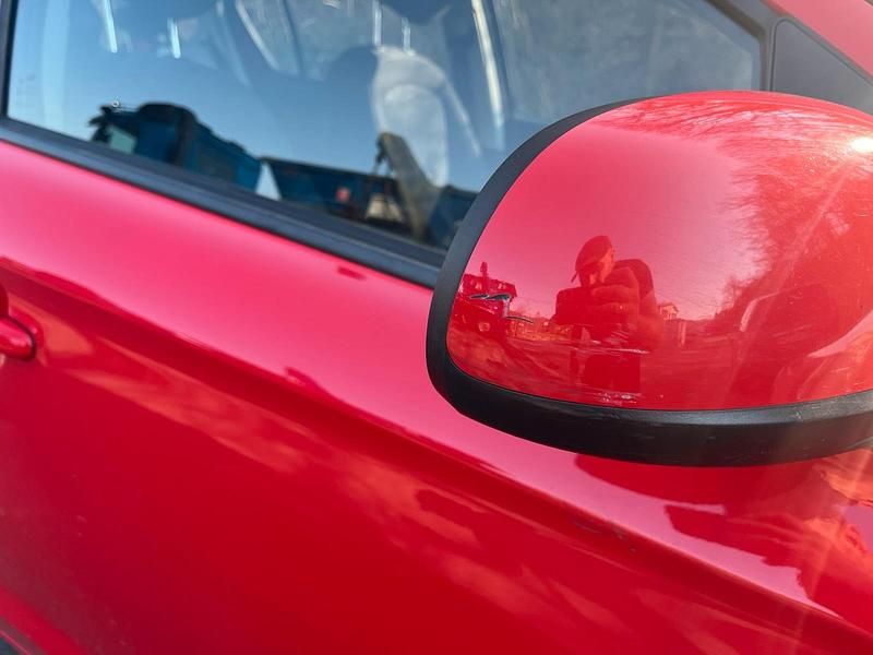 Gebraucht Hyundai i20 77 PS (56 kW) 2012 Rot Kleinwagen