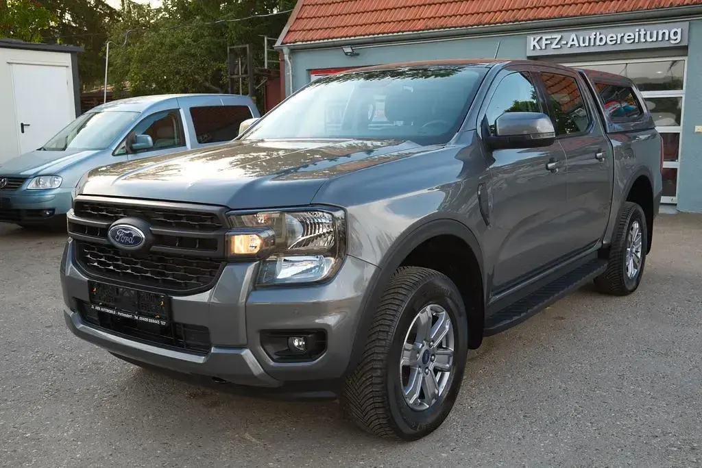 Gebraucht Ford Ranger XLT 170 PS (125 kW) 2024 Grau Pickup