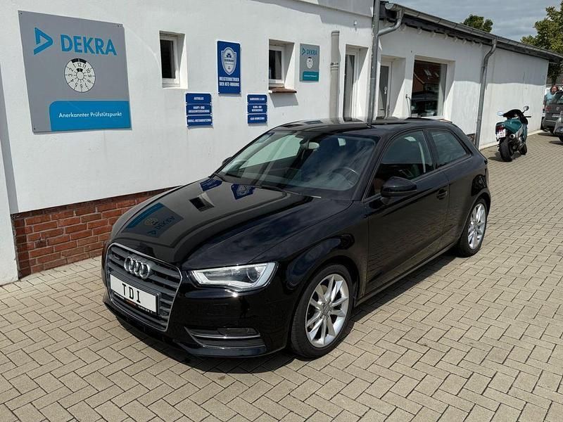 Schwarz Gebraucht 2015 Audi A3 Ambition Limousine | 13.380 € (Fairer Preis) - Bild 1/4