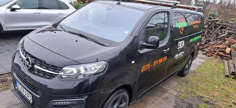 Używany Opel Vivaro 177 KM (130 kW) 2019 Czarny Minivan