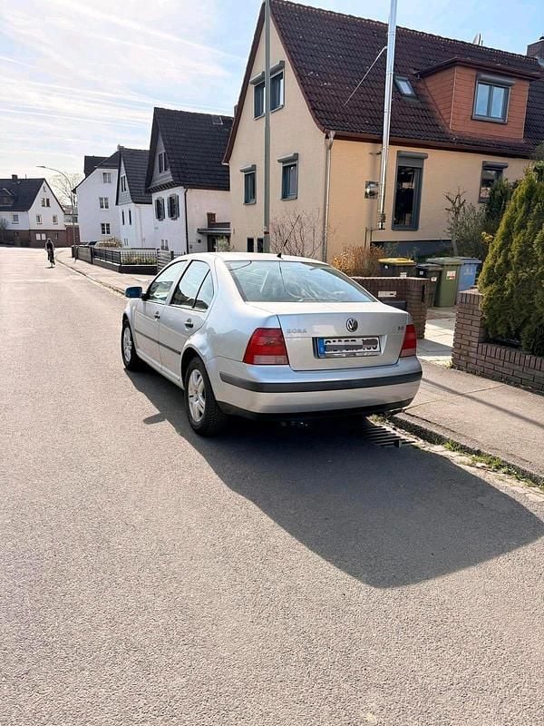 Second-hand VW Bora 115 CP (84 kW) 2000 Argintiu Berlinǎ