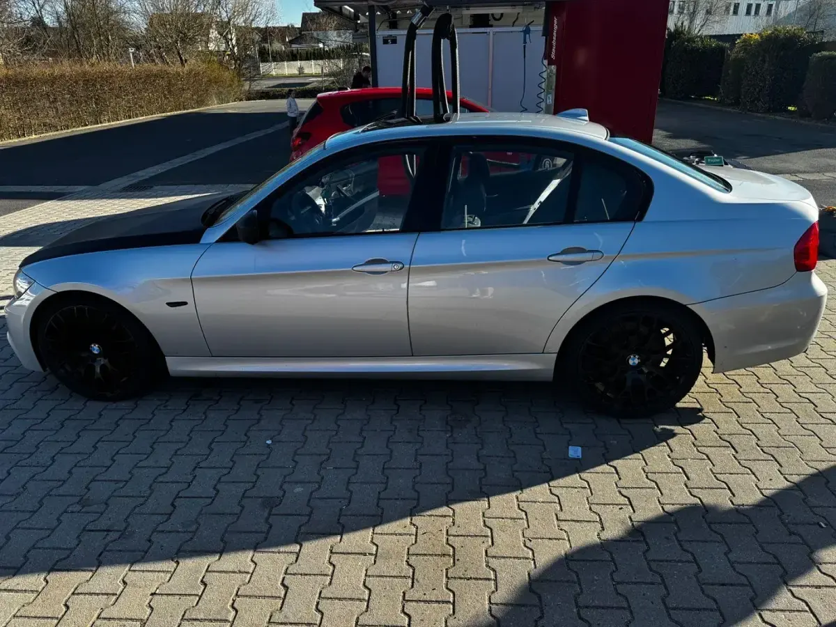 Gebraucht BMW 330 M Sport 272 PS (200 kW) 2009 Silber Limousine
