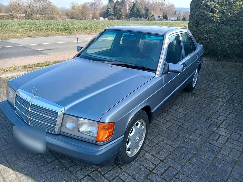 Gebraucht Mercedes 190 122 PS (89 kW) 1991 Grau Limousine