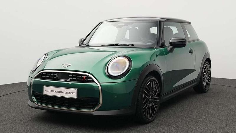Grün Gebraucht 2024 Mini Cooper S Favoured Kleinwagen | 25.779 € - Bild 1/4