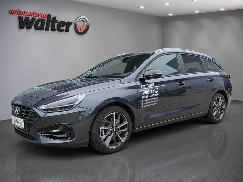 Grau Gebraucht 2024 Hyundai i30 GO! Limousine | 23.990 € (Fairer Preis) - Bild 1/4
