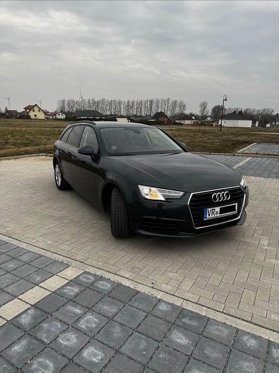 Gebraucht Audi A4 Attraction 150 PS (110 kW) 2016 Grau Kombi