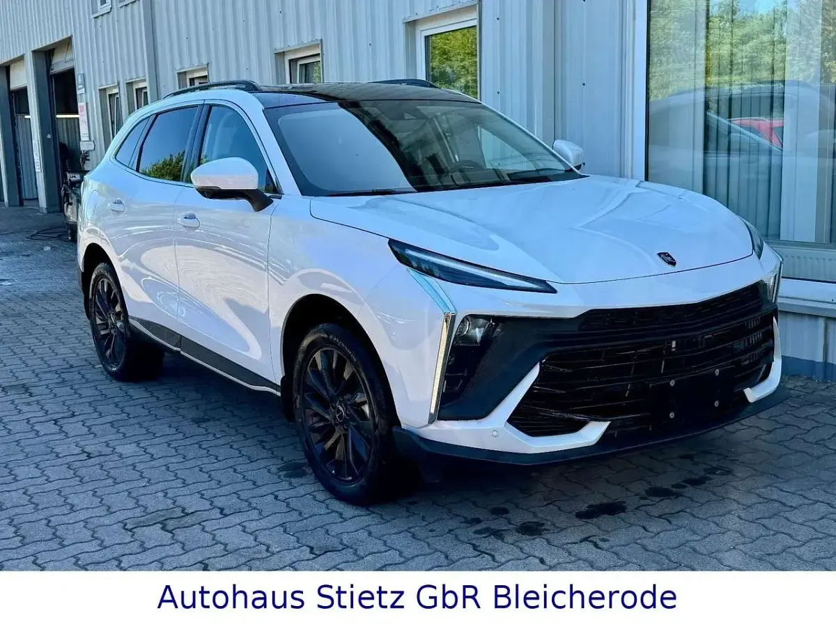 Neu DFSK Forthing 5 177 PS (130 kW) 2026 Weißmetallic SUV