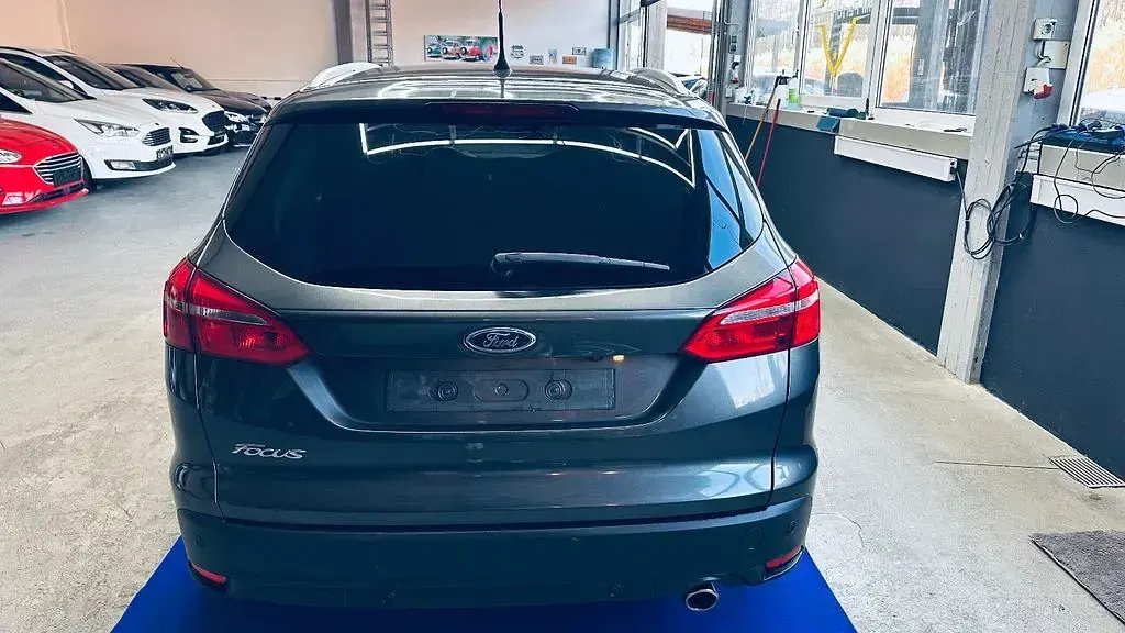 Używany Ford Focus Titanium 150 KM (110 kW) 2016 Szary Sedan/Limuzyna