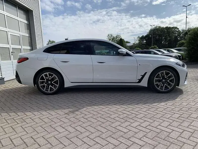 Gebraucht BMW 420 Coupé M Sport 190 PS (139 kW) 2024 Weiß Coupé