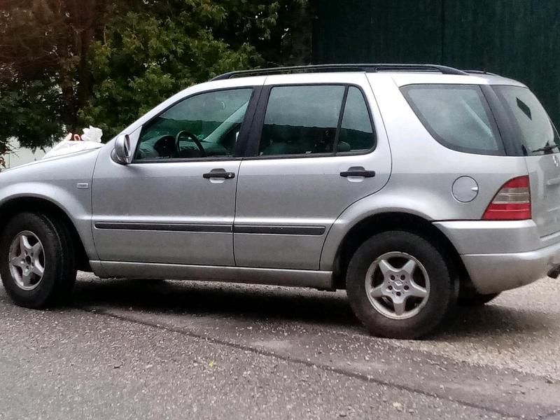 Gebraucht Mercedes ML320 200 PS (147 kW) 2001 Silber SUV