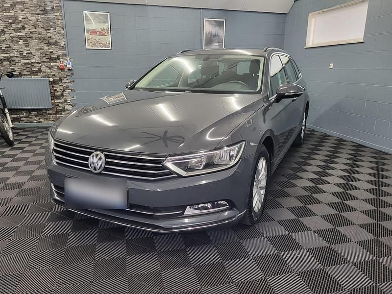 Gebraucht VW Passat 150 PS (110 kW) 2015 Grau Kombi