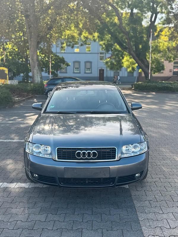 Gebraucht 2004 Audi A4 Limousine | 750 € (Superpreis) - Bild 1/4