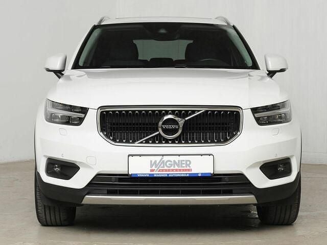 Gebraucht Volvo XC40 Momentum 163 PS (119 kW) 2021 Ice white SUV