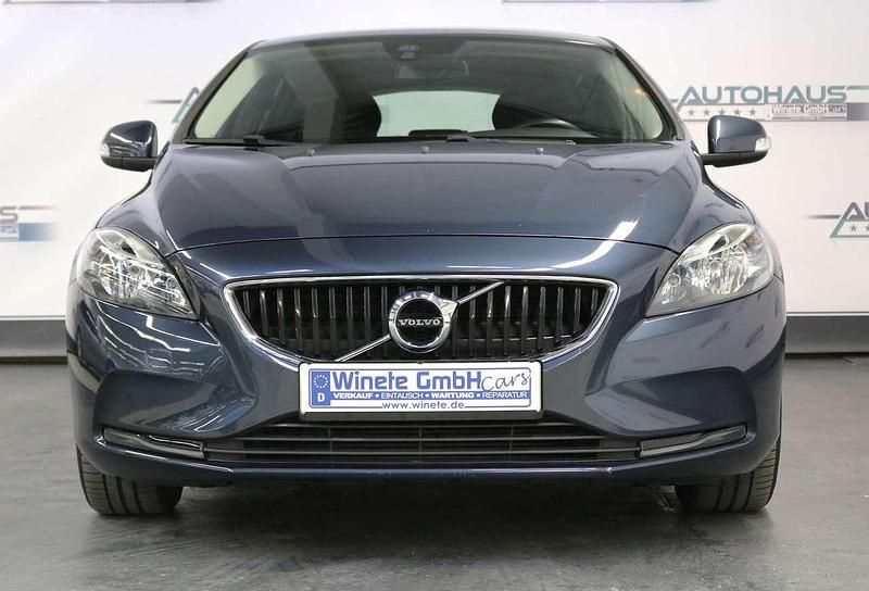 Gebraucht Volvo V40 Kinetic 152 PS (111 kW) 2018 Blau Kombi