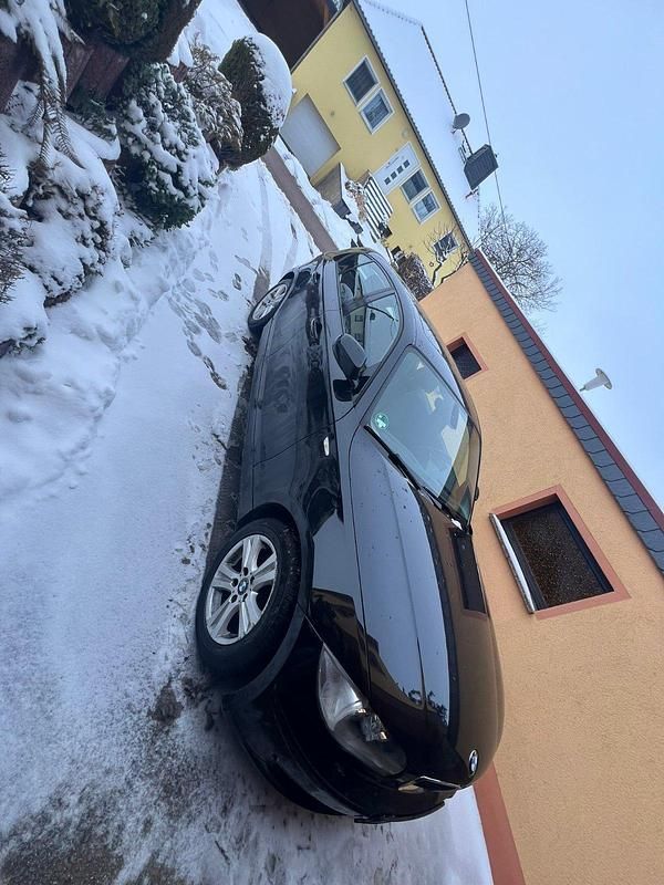 Gebraucht BMW 118 Shadowline 143 PS (105 kW) 2011 Schwarz Kleinwagen