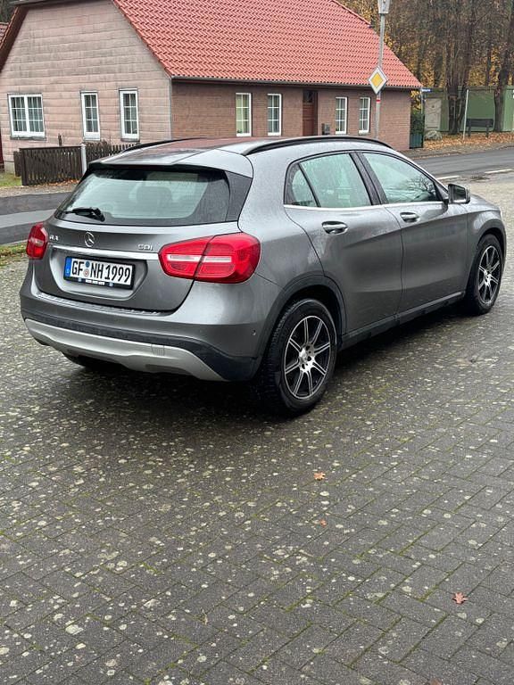 Gebraucht Mercedes GLA220 170 PS (125 kW) 2013 Grau SUV