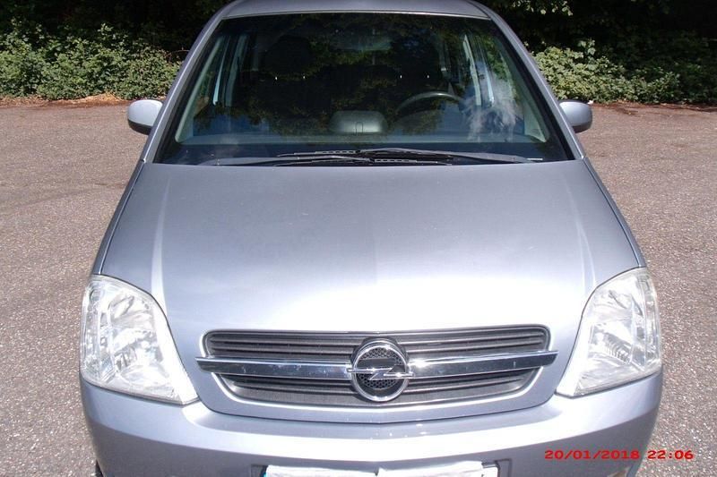 Silber Gebraucht 2005 Opel Meriva Van / Kleinbus | 1.750 € (Fairer Preis) - Bild 1/4