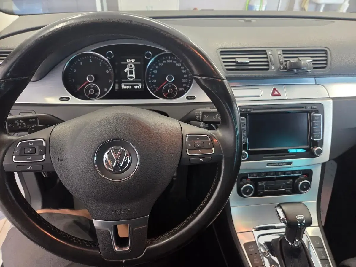 Gebraucht VW Passat R-line 299 PS (219 kW) 2009 Weiß Coupé