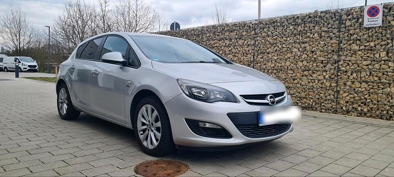 Gebraucht Opel Astra 140 PS (102 kW) 2013 Silber Kombi