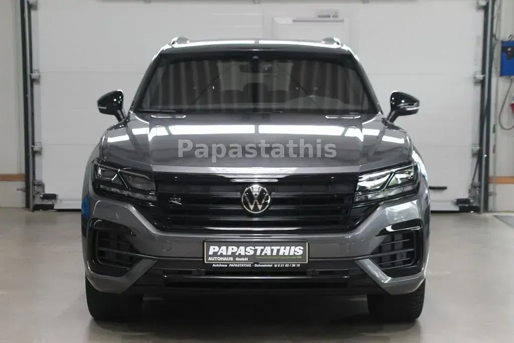 Gebraucht VW Touareg R-line 286 PS (210 kW) 2023 Grau SUV
