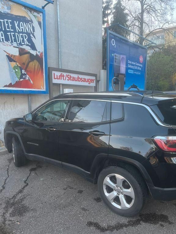 Gebraucht Jeep Compass Limited 170 PS (125 kW) 2018 Schwarz SUV
