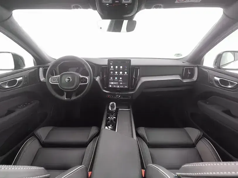 Gebraucht Volvo XC60 Plus 250 PS (183 kW) 2025 Weiß SUV