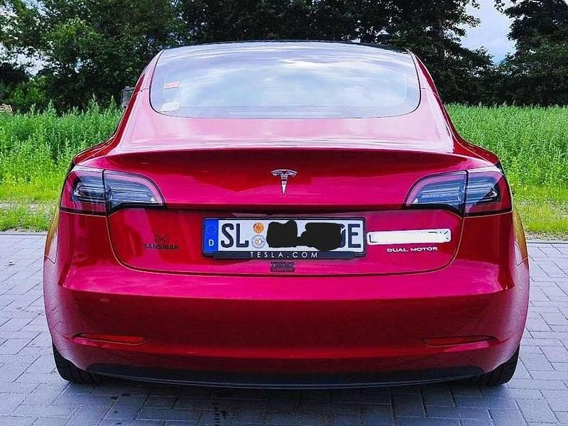Gebraucht Tesla Model 3 Long Range AWD 366 kW (498 PS) 2022 Rot Limousine