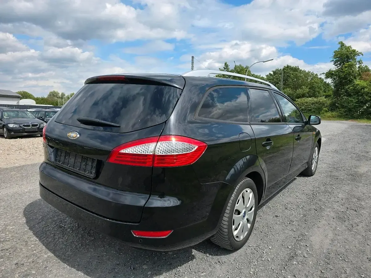 Gebraucht Ford Mondeo 125 PS (91 kW) 2009 Schwarz Kombi