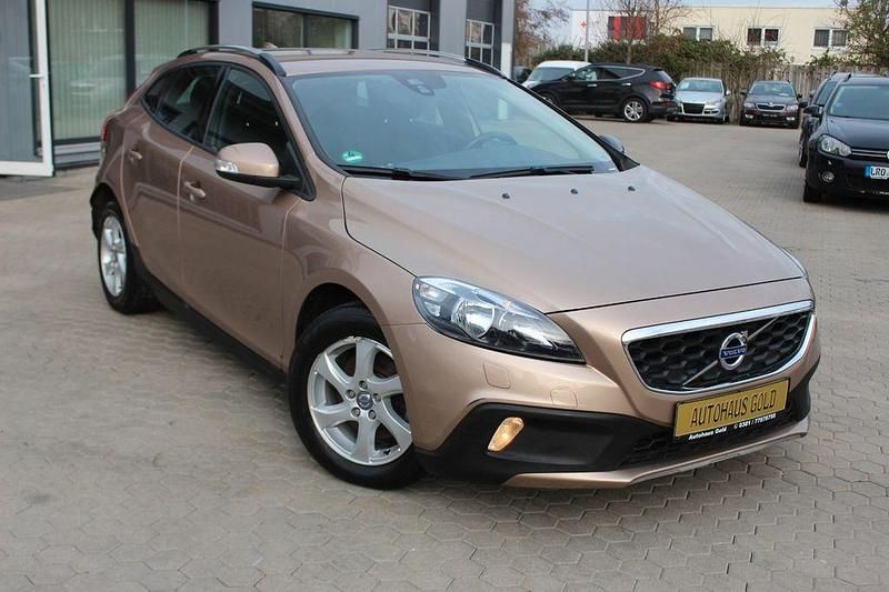 Gebraucht Volvo V40 CC Basis 114 PS (83 kW) 2013 Braun Kombi