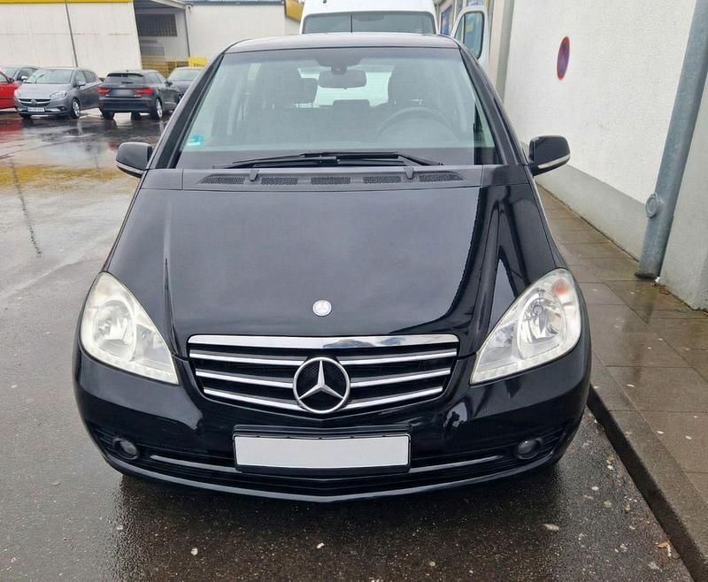 Gebraucht Mercedes A160 Elegance 95 PS (69 kW) 2011 Schwarz Kleinwagen