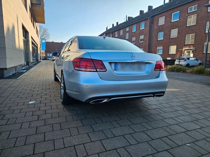 Gebraucht Mercedes E220 Avantgarde 170 PS (125 kW) 2013 Silber Limousine