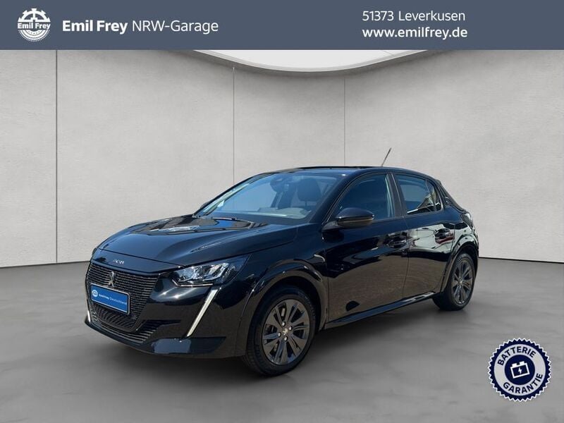 Perla nera schwarz metallic Gebraucht 2023 Peugeot e-208 Active Kleinwagen | 19.465 € (Superpreis) - Bild 1/2