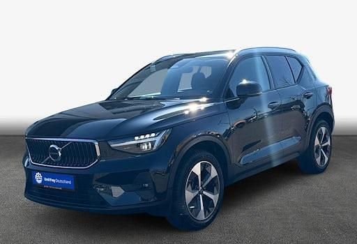 Gebraucht Volvo XC40 Core 163 PS (119 kW) 2025 Schwarz SUV