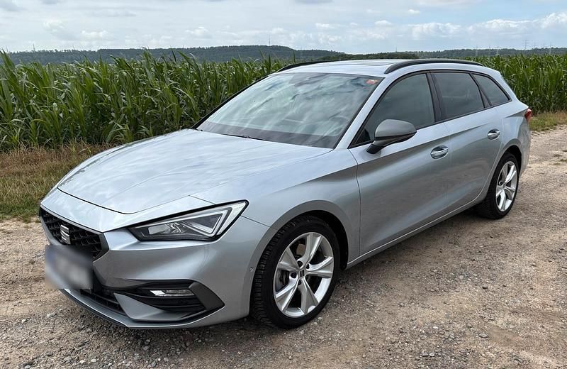 Silber Gebraucht 2023 Seat Leon ST FR Kombi | 25.999 € (Fairer Preis) - Bild 1/4