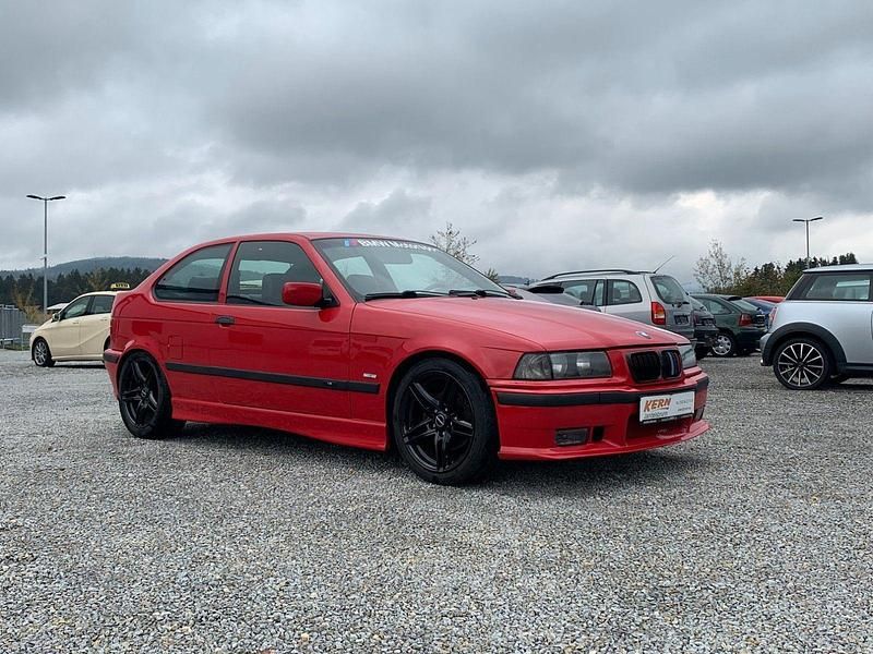 Gebraucht BMW 323 M Sport 170 PS (125 kW) 1998 Rot Coupé